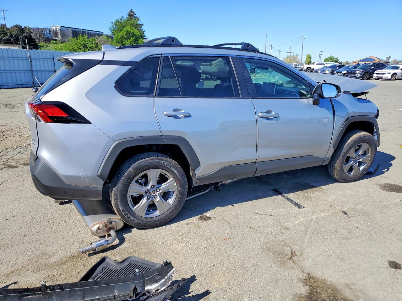 2025 TOYOTA RAV4 XLE photo 5