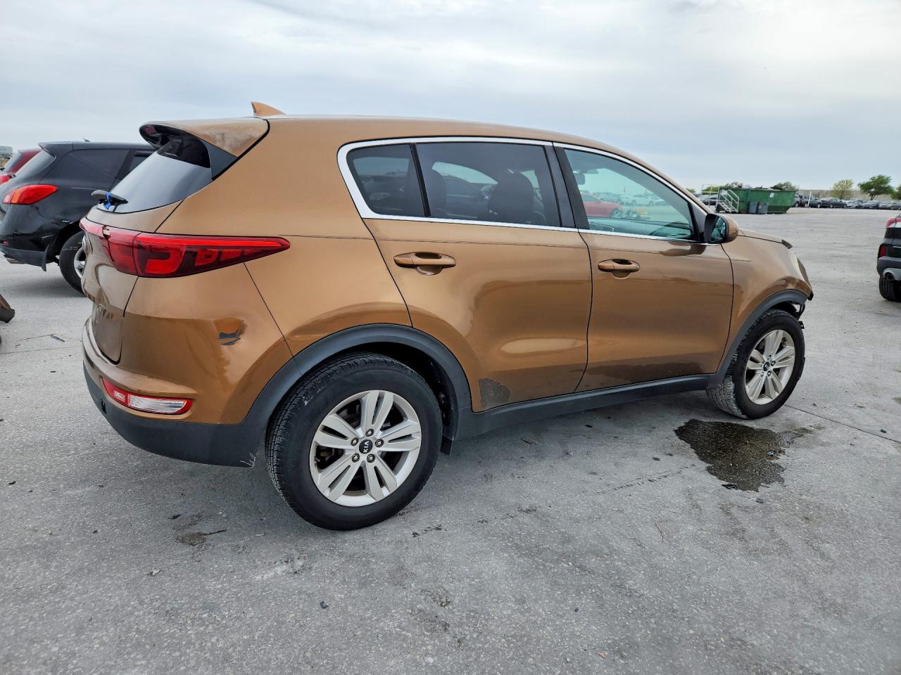 2017 KIA SPORTAGE LX photo 3