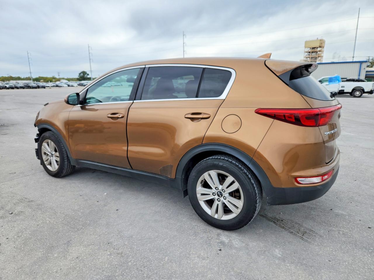 2017 KIA SPORTAGE LX photo 2