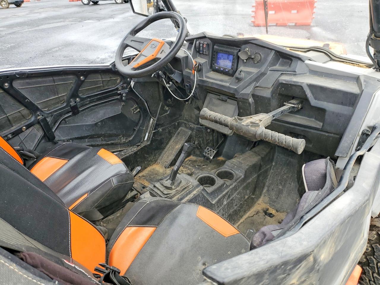 2018 POLARIS RZR UTILITY VEHICLE photo 9
