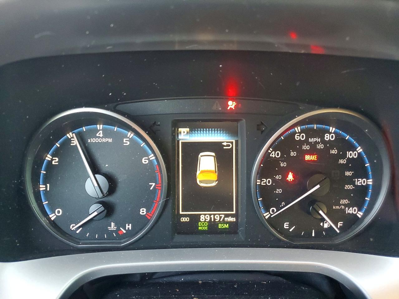 2018 TOYOTA RAV4 XLE photo 9
