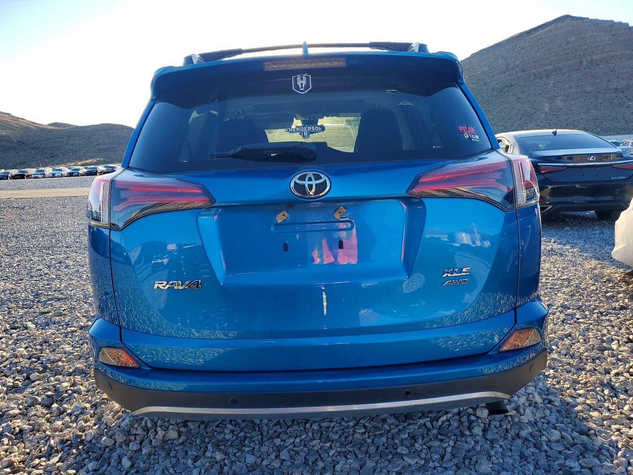 2018 TOYOTA RAV4 XLE photo 6