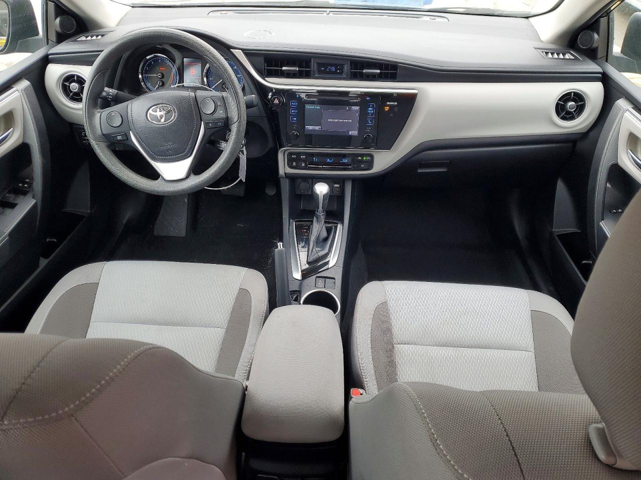 2017 TOYOTA COROLLA LE photo 8