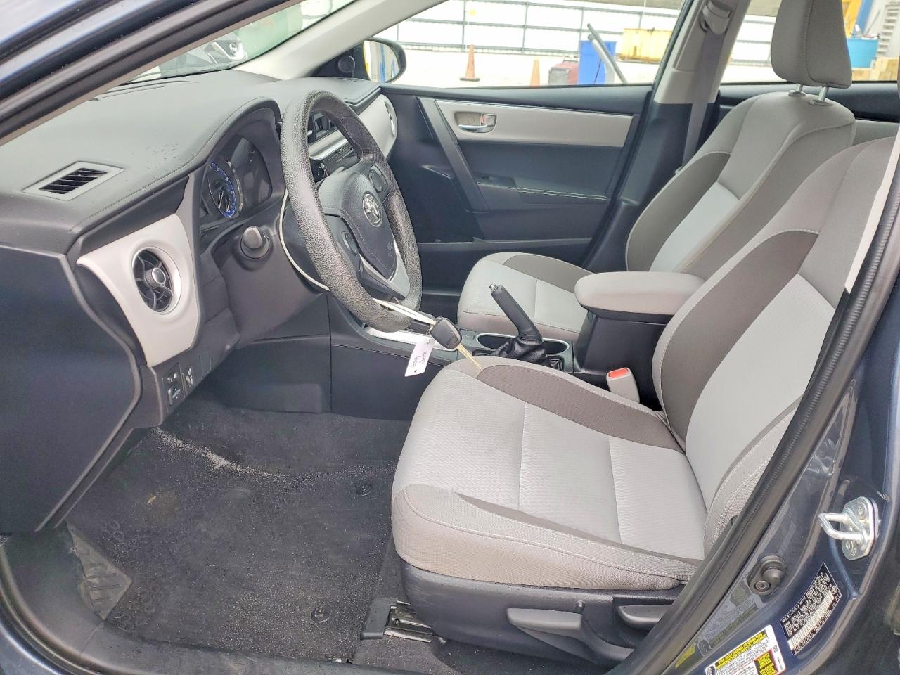 2017 TOYOTA COROLLA LE photo 7
