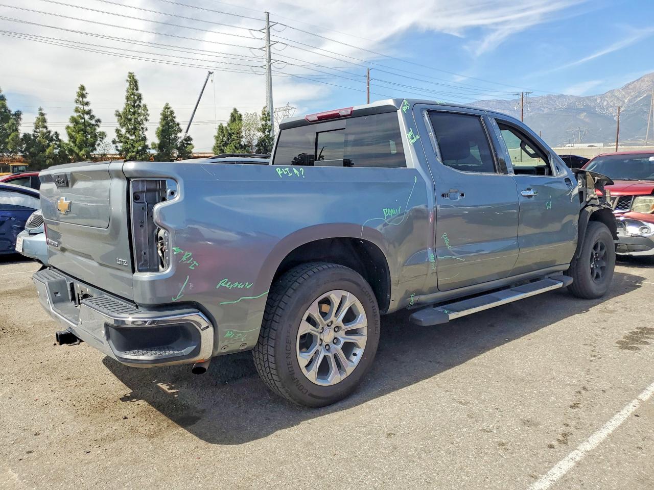2023 CHEVROLET SILVERADO C1500 LTZ photo 3