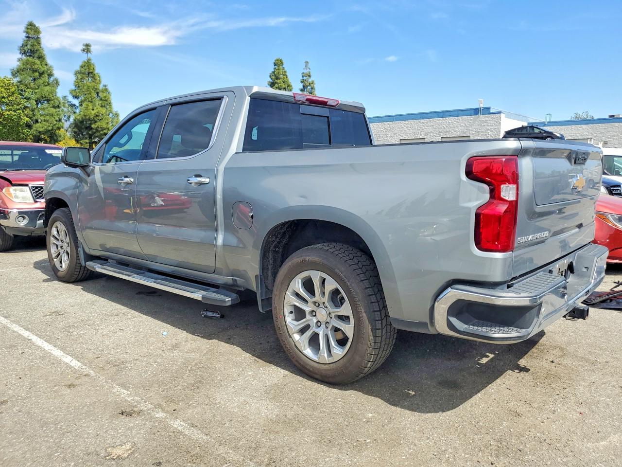 2023 CHEVROLET SILVERADO C1500 LTZ photo 2