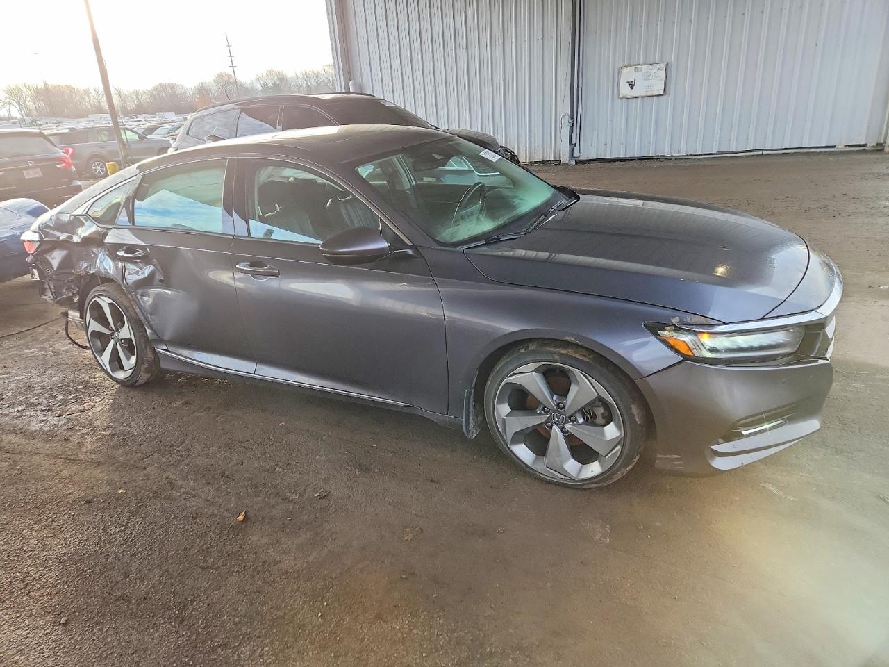 2018 HONDA ACCORD TOURING photo 4