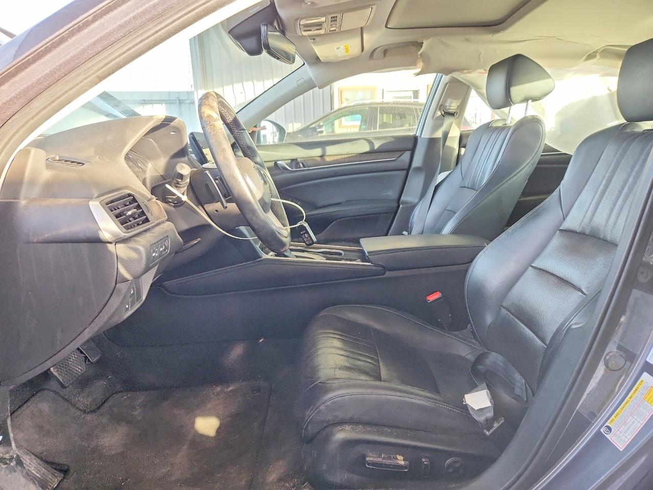 2018 HONDA ACCORD TOURING photo 7