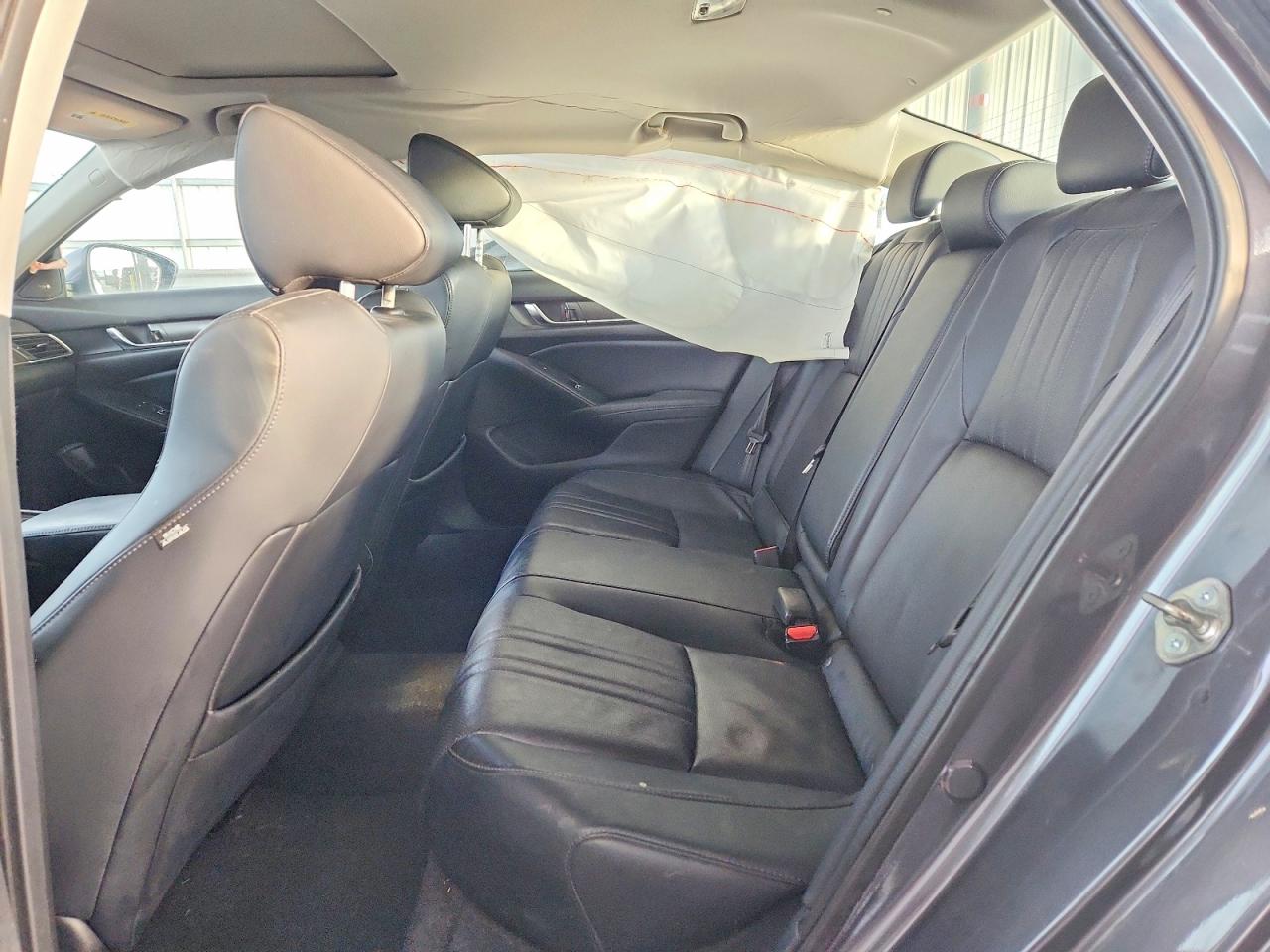 2018 HONDA ACCORD TOURING photo 10