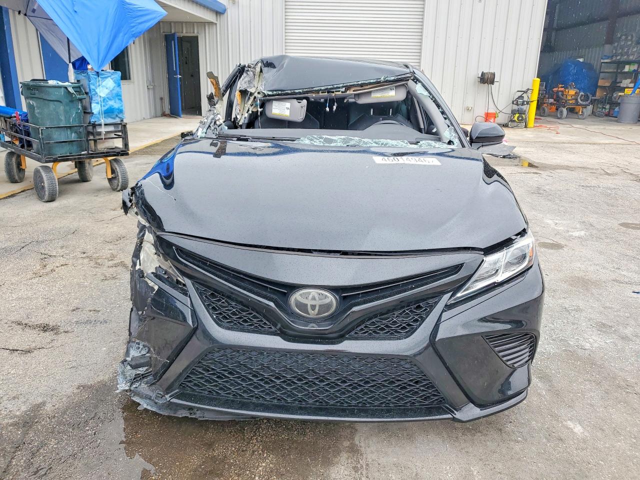 2019 TOYOTA CAMRY SE photo 9