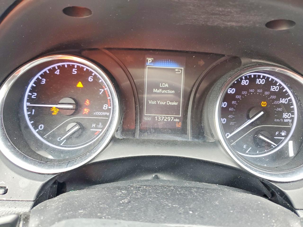 2019 TOYOTA CAMRY SE photo 17