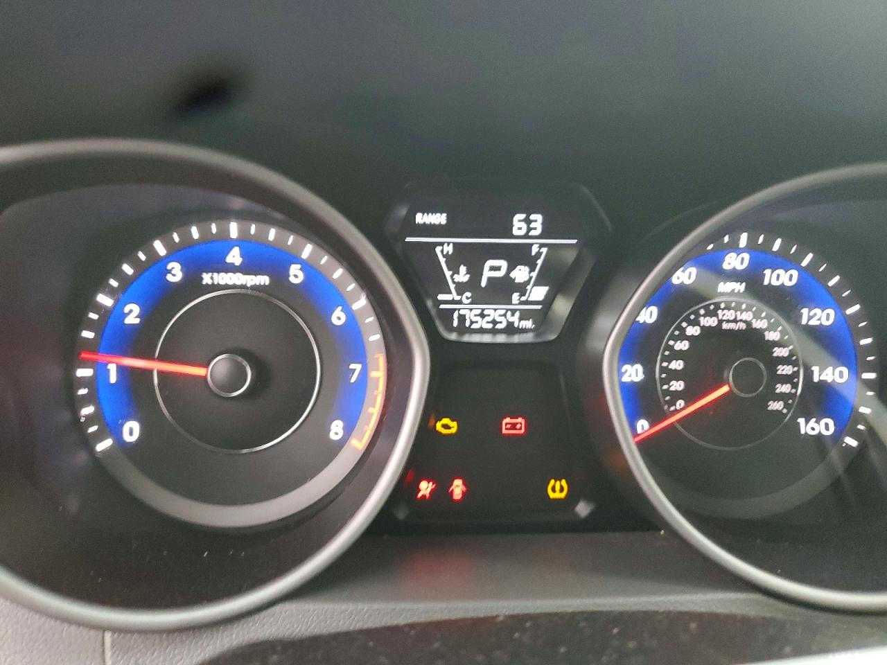 2015 HYUNDAI ELANTRA SE photo 25