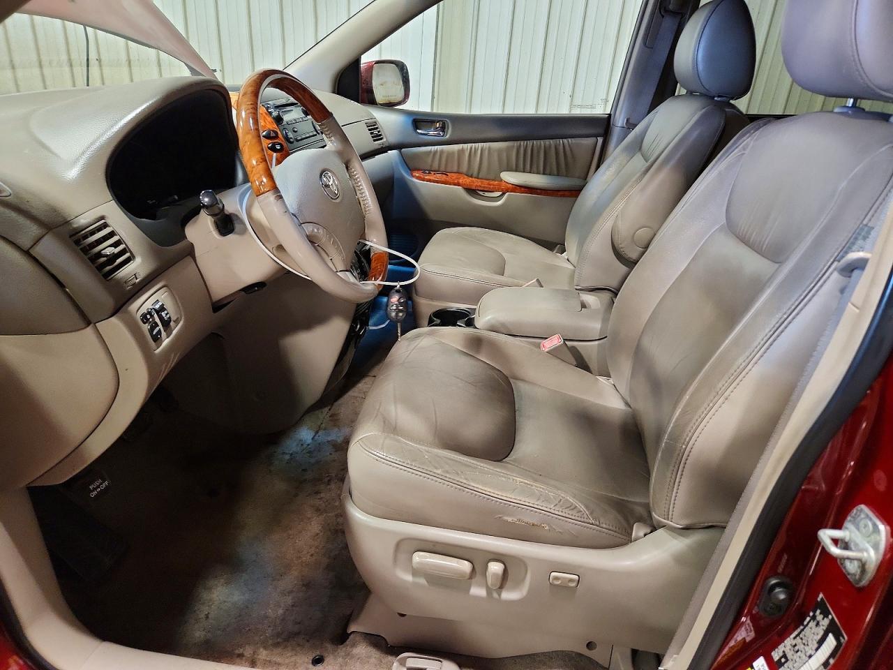2009 TOYOTA SIENNA LIMITED photo 7