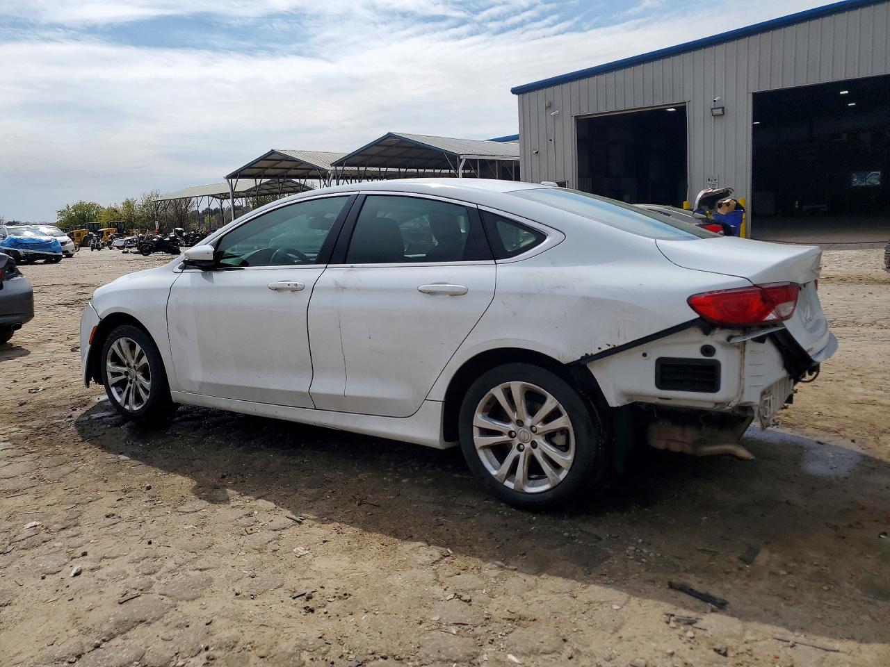 2015 CHRYSLER 200 LIMITED photo 4