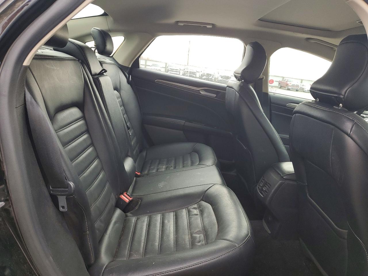 2017 FORD FUSION SE photo 19