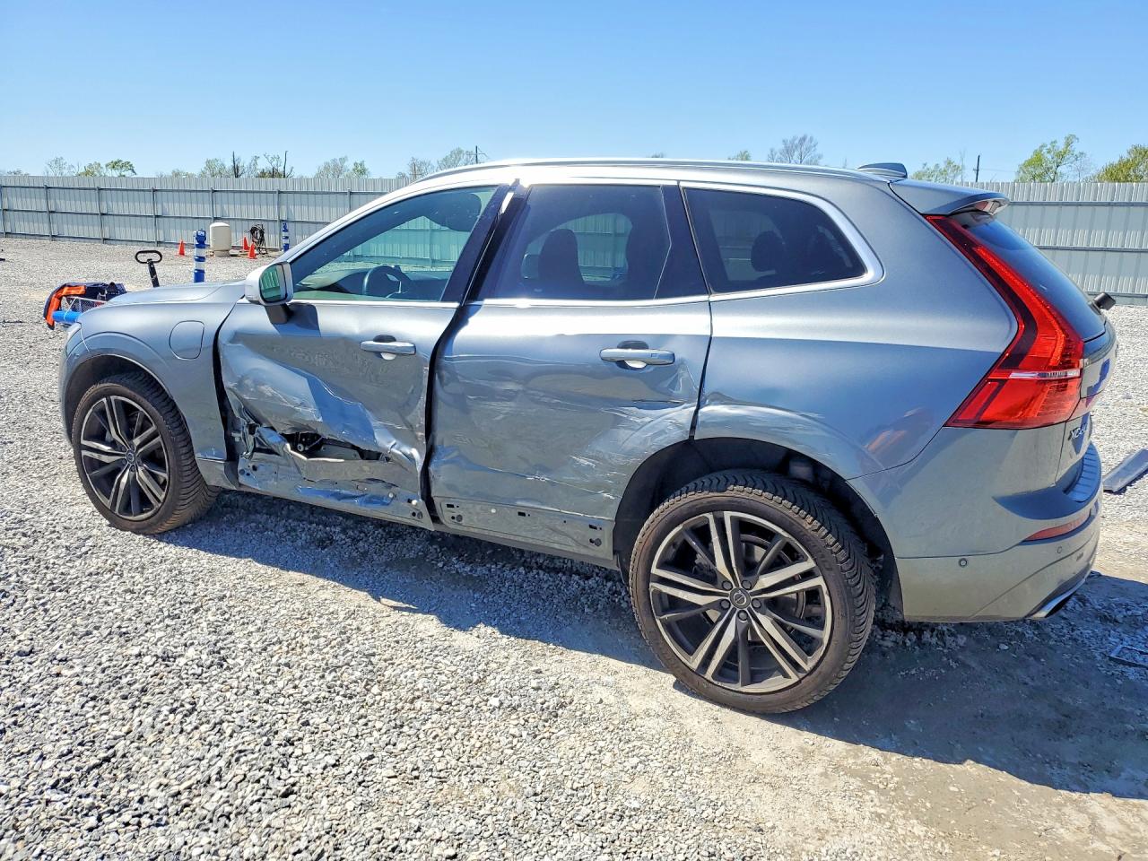 2019 VOLVO XC60 T8 R-DESIGN photo 2