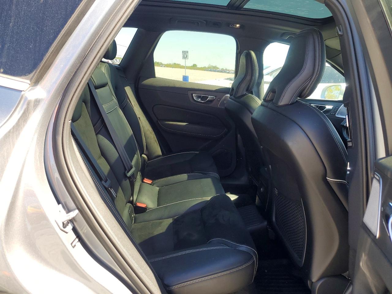 2019 VOLVO XC60 T8 R-DESIGN photo 11