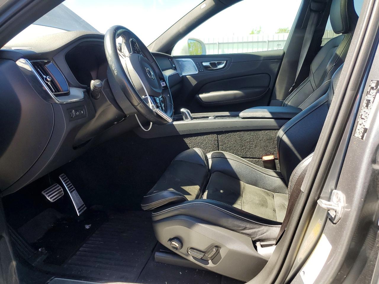 2019 VOLVO XC60 T8 R-DESIGN photo 7