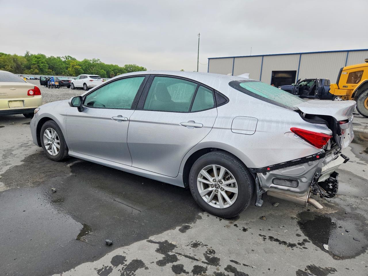 2025 TOYOTA CAMRY LE photo 4
