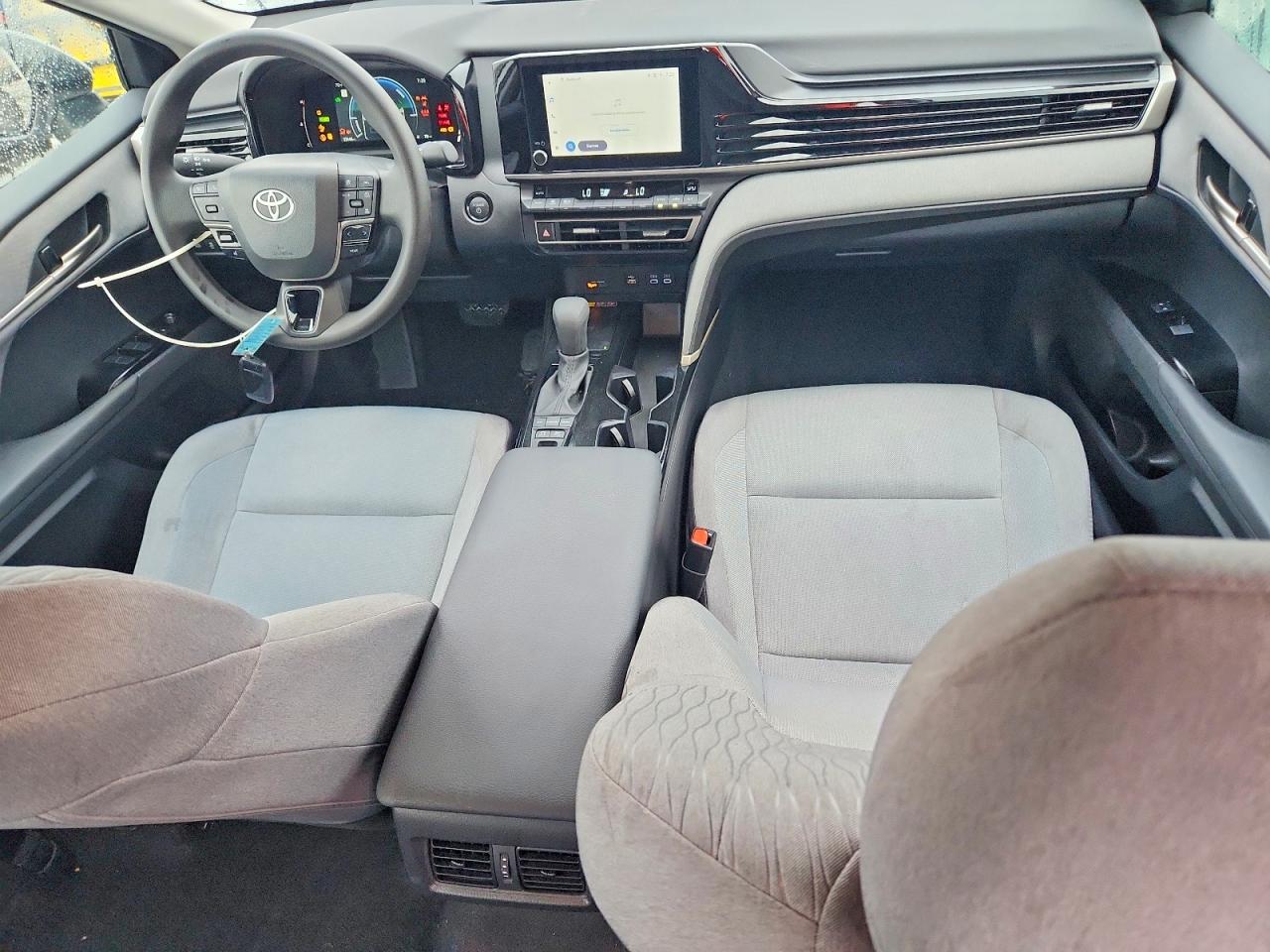 2025 TOYOTA CAMRY LE photo 22