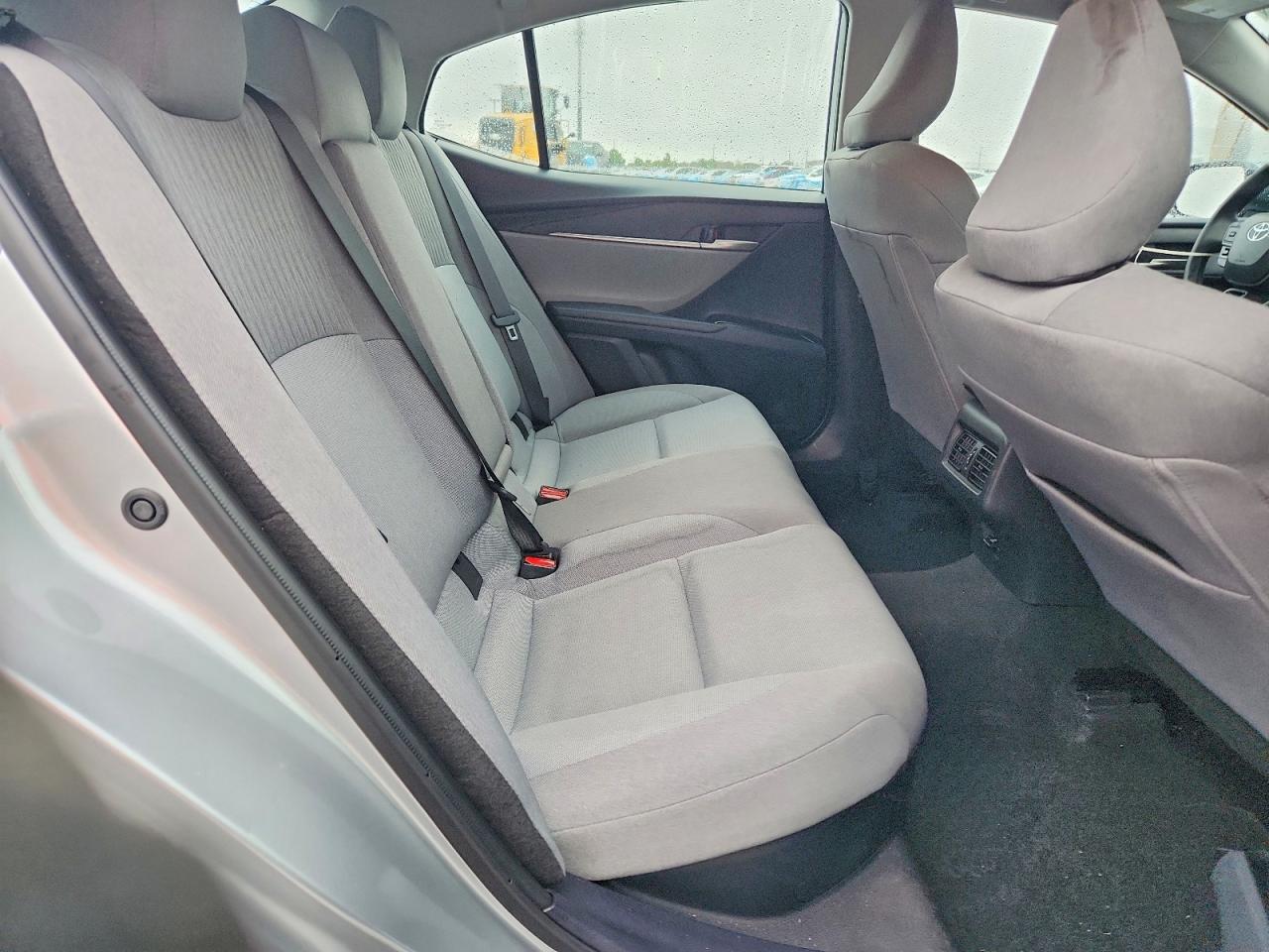 2025 TOYOTA CAMRY LE photo 28