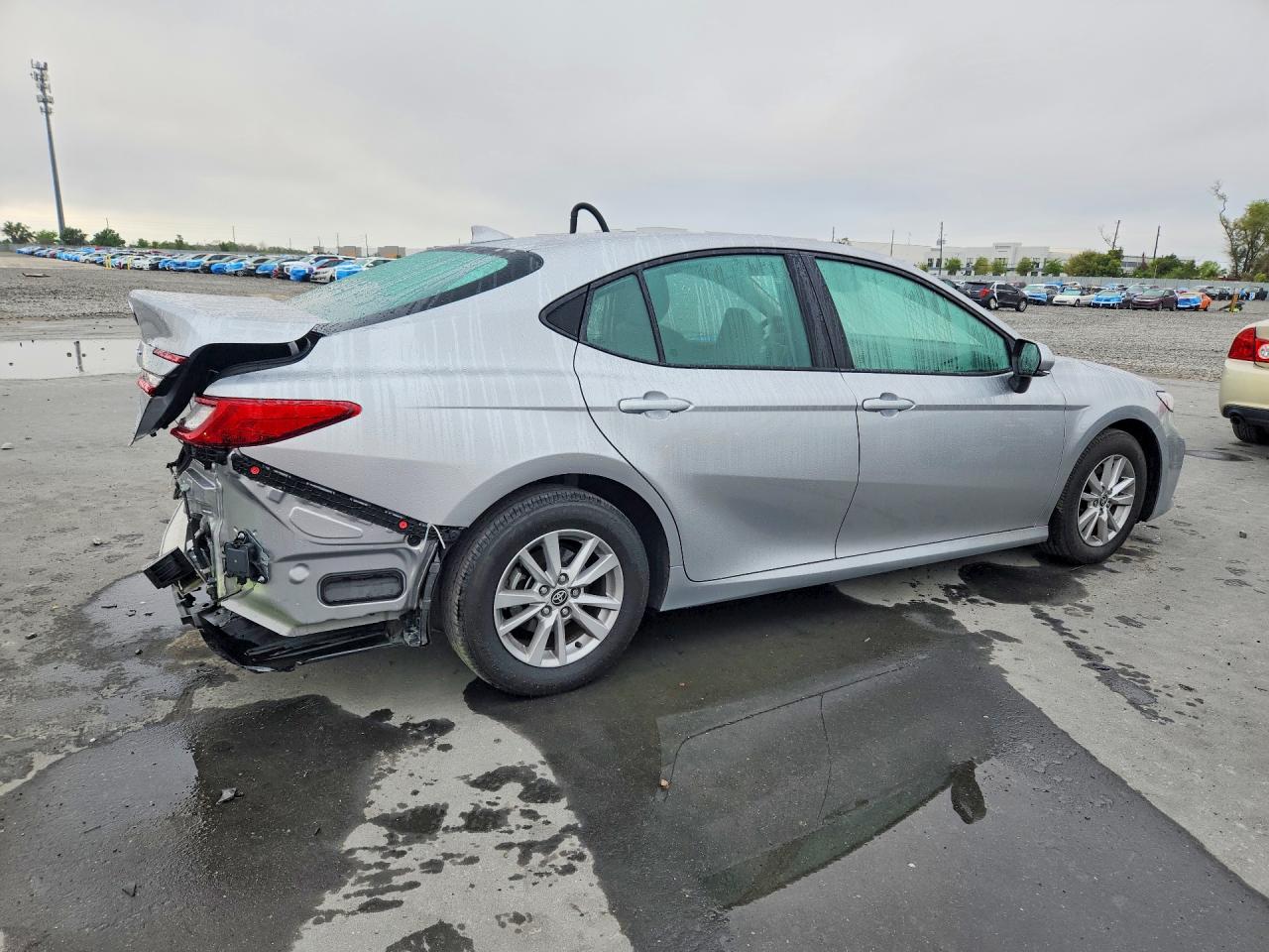 2025 TOYOTA CAMRY LE photo 7