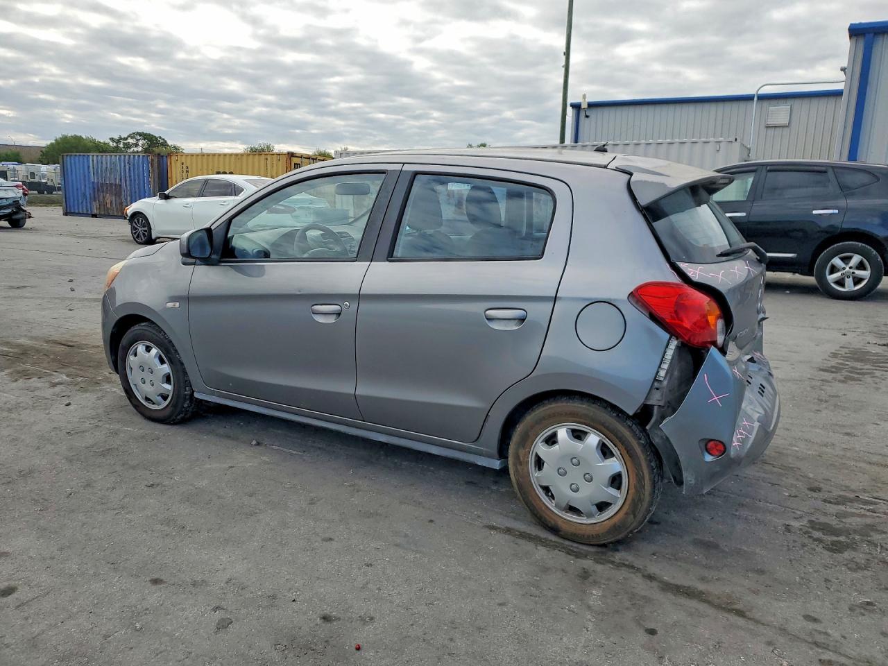 2015 MITSUBISHI MIRAGE DE photo 4