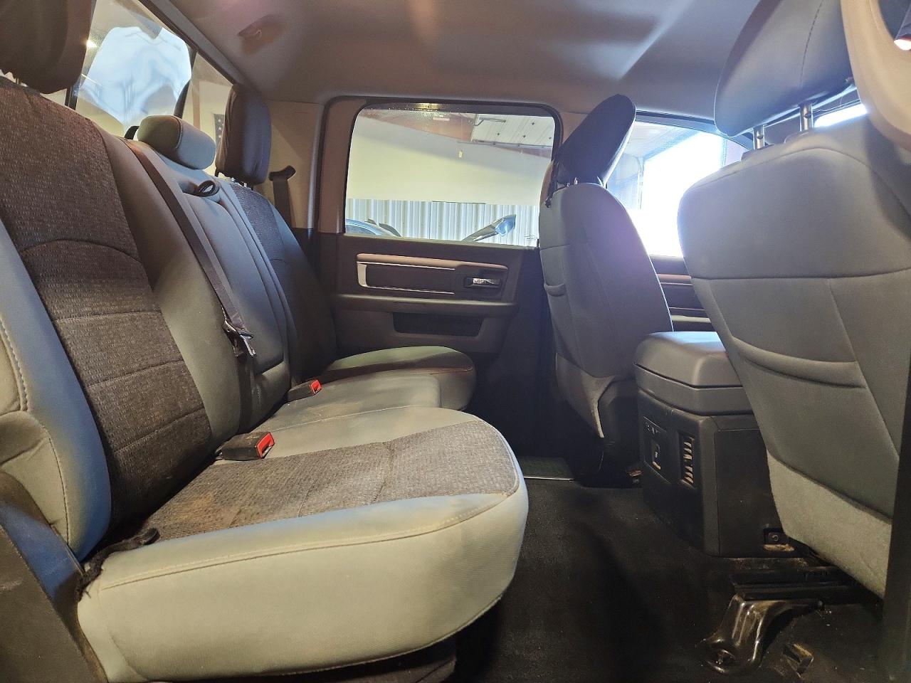 2017 RAM 1500 SLT photo 19