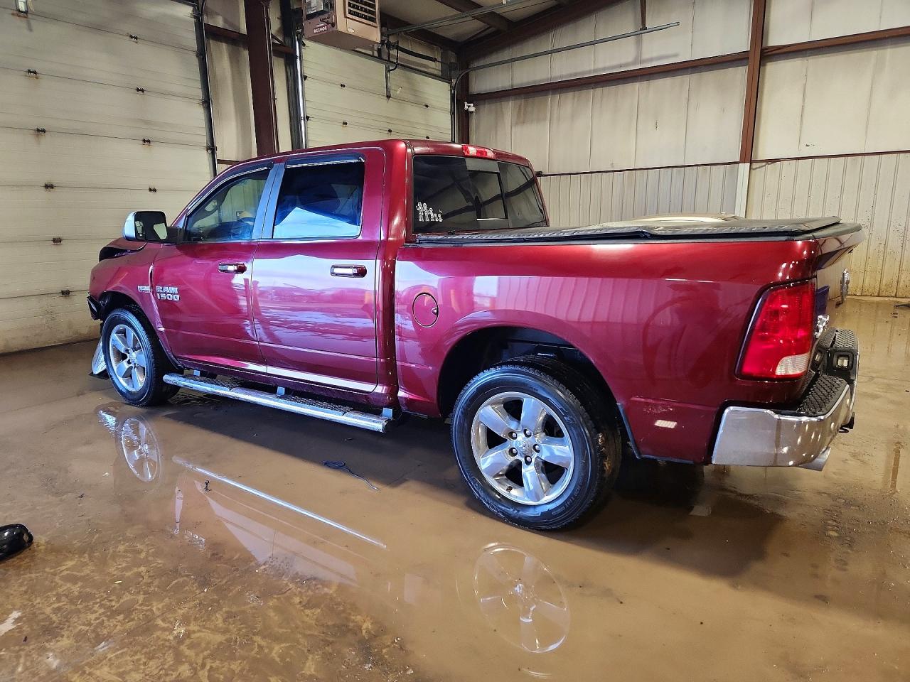 2017 RAM 1500 SLT photo 3