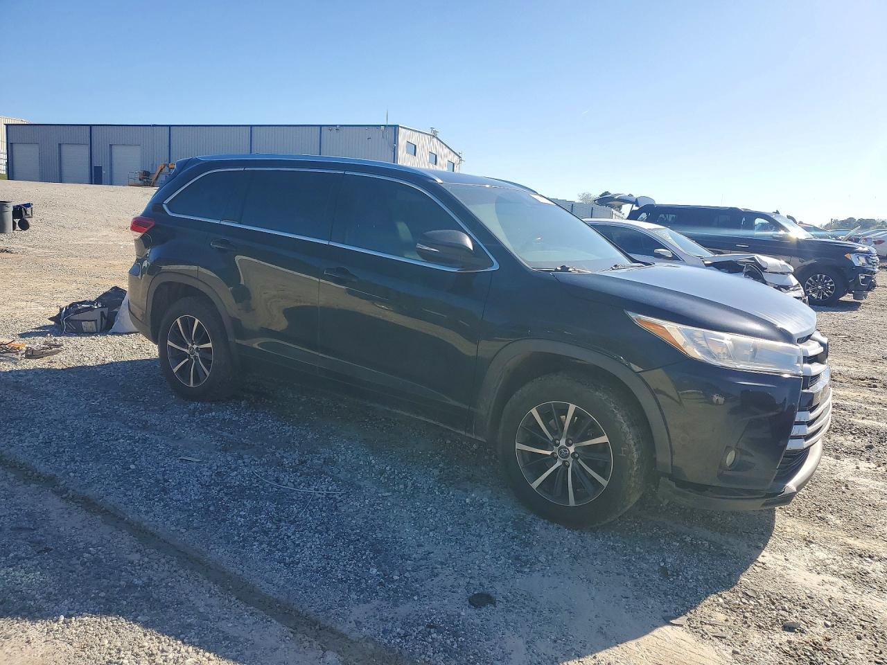 2018 TOYOTA HIGHLANDER XLE photo 7