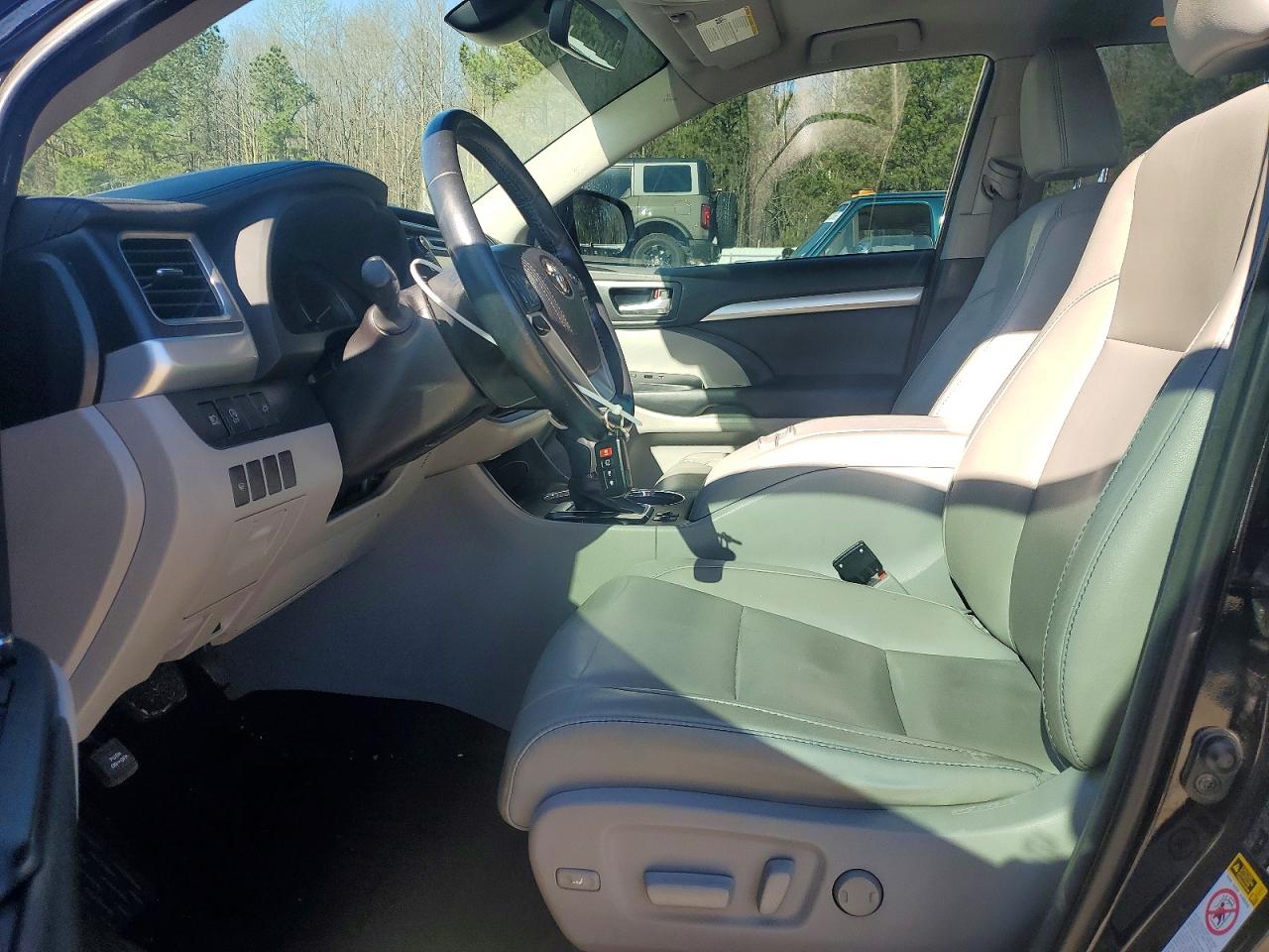 2018 TOYOTA HIGHLANDER XLE photo 13