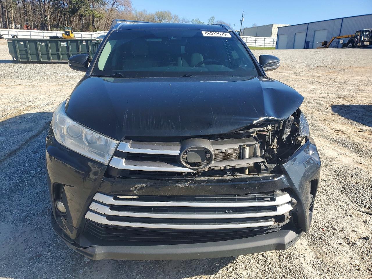 2018 TOYOTA HIGHLANDER XLE photo 9