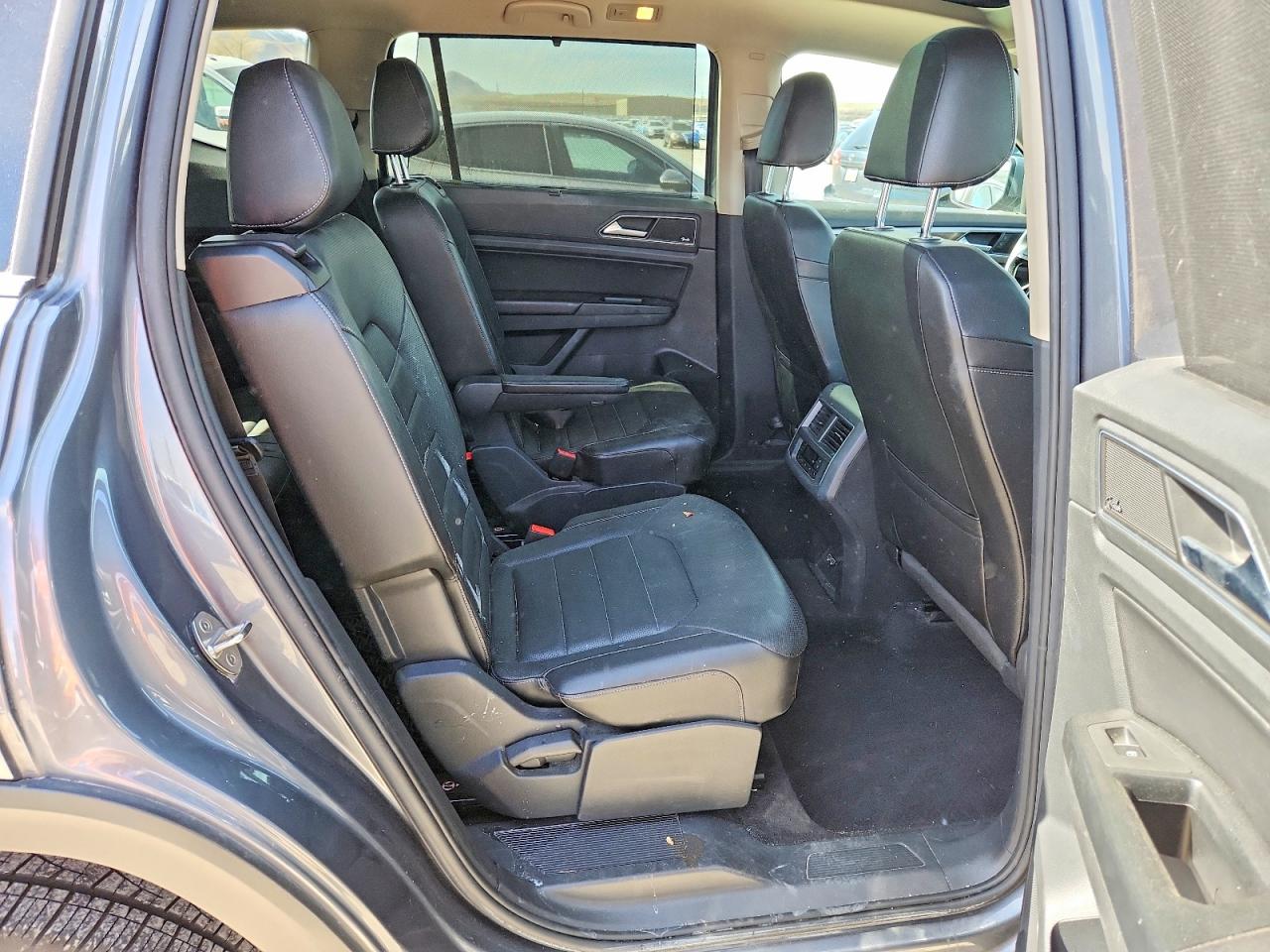 2018 VOLKSWAGEN ATLAS SEL PREMIUM photo 10