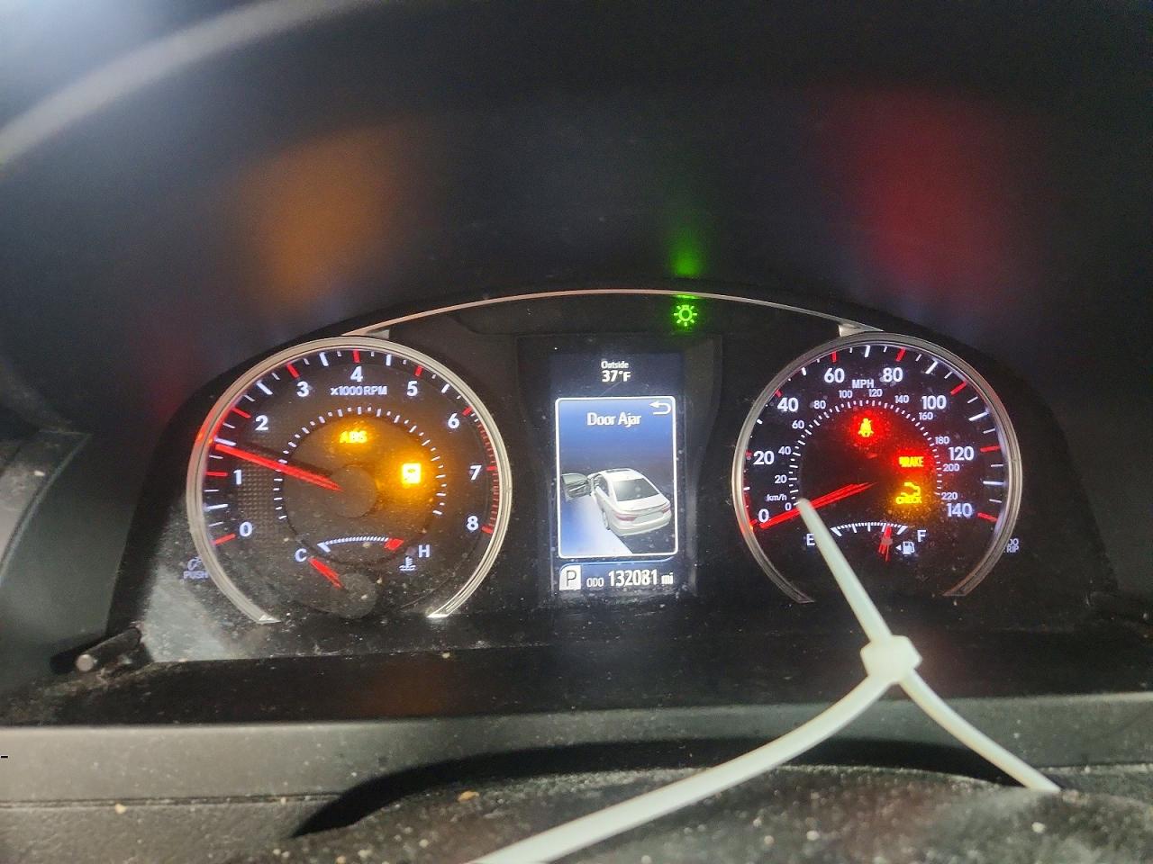 2015 TOYOTA CAMRY XSE photo 17