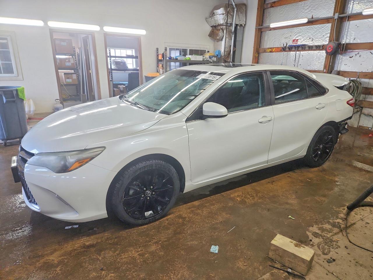 2015 TOYOTA CAMRY