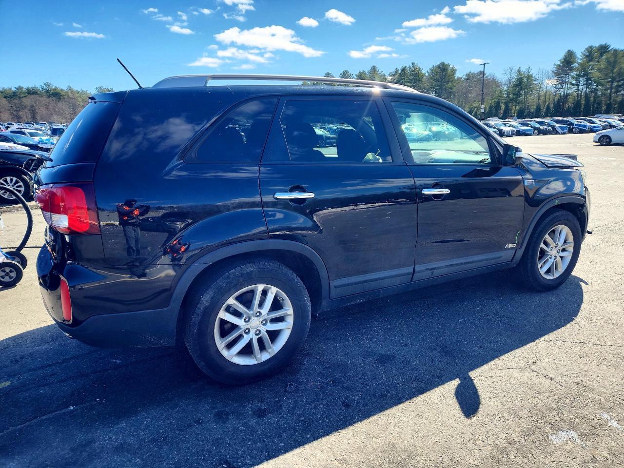 2015 KIA SORENTO LX photo 3