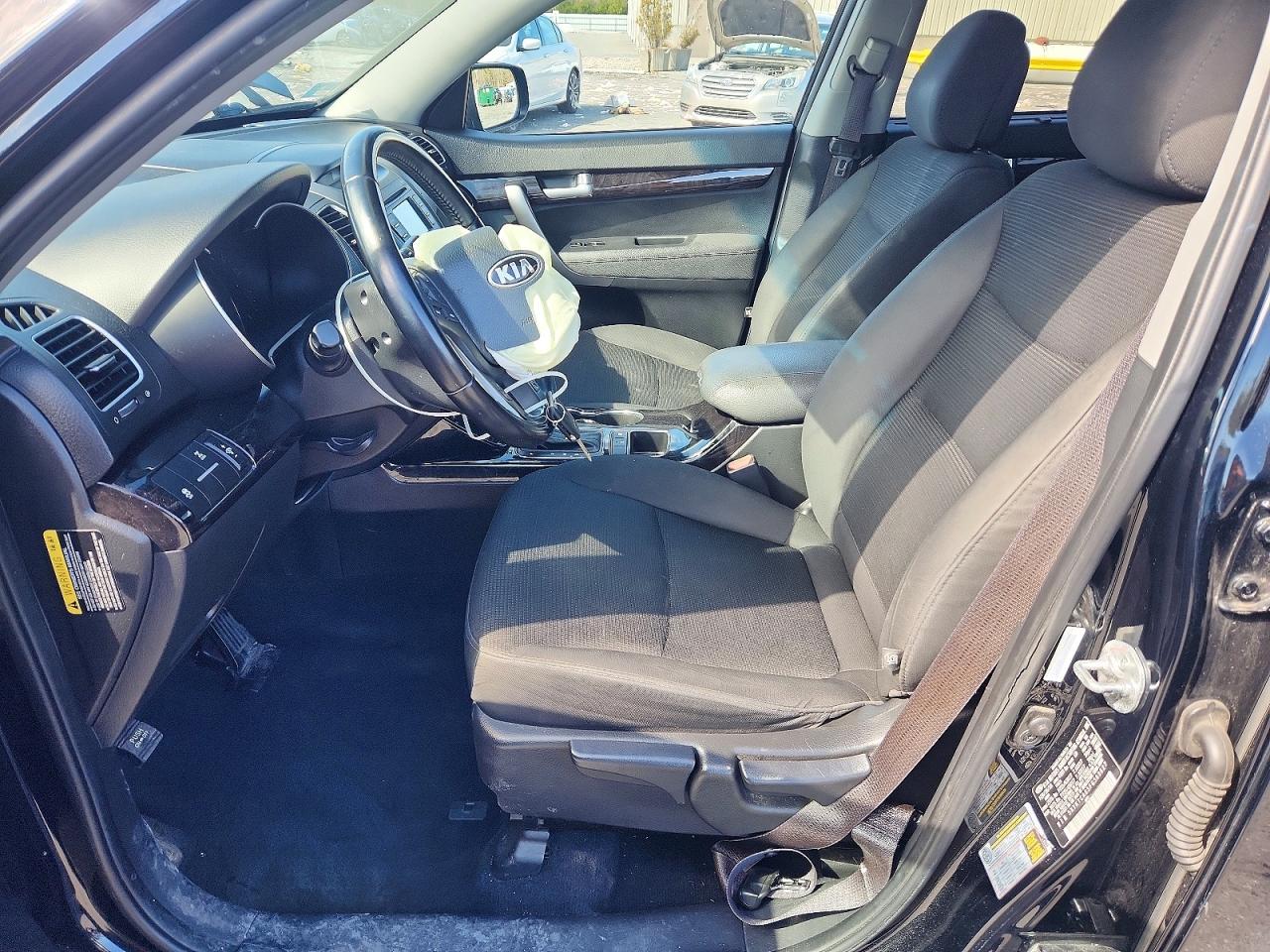 2015 KIA SORENTO LX photo 7