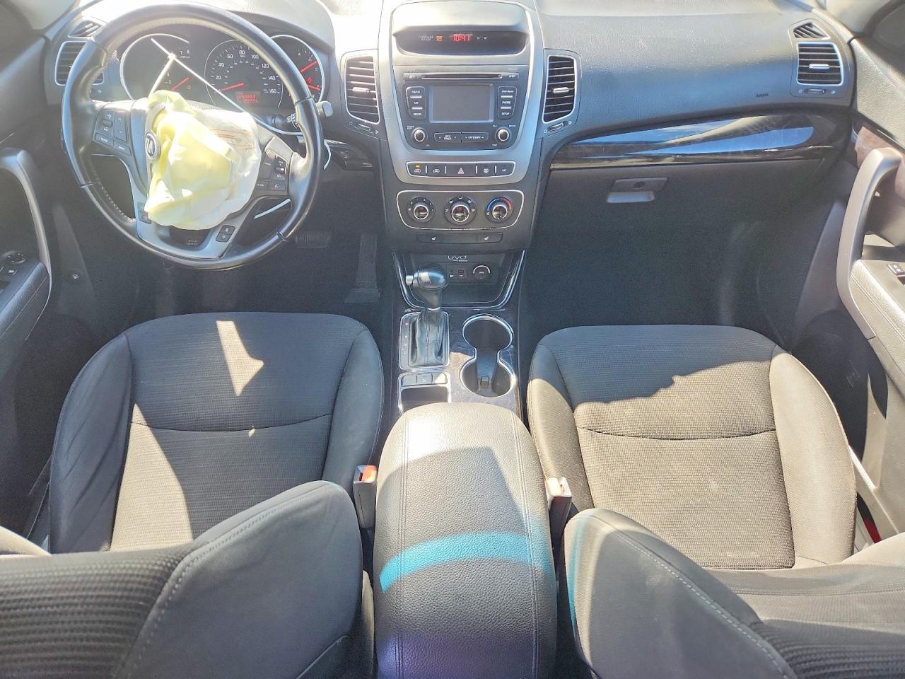 2015 KIA SORENTO LX photo 8