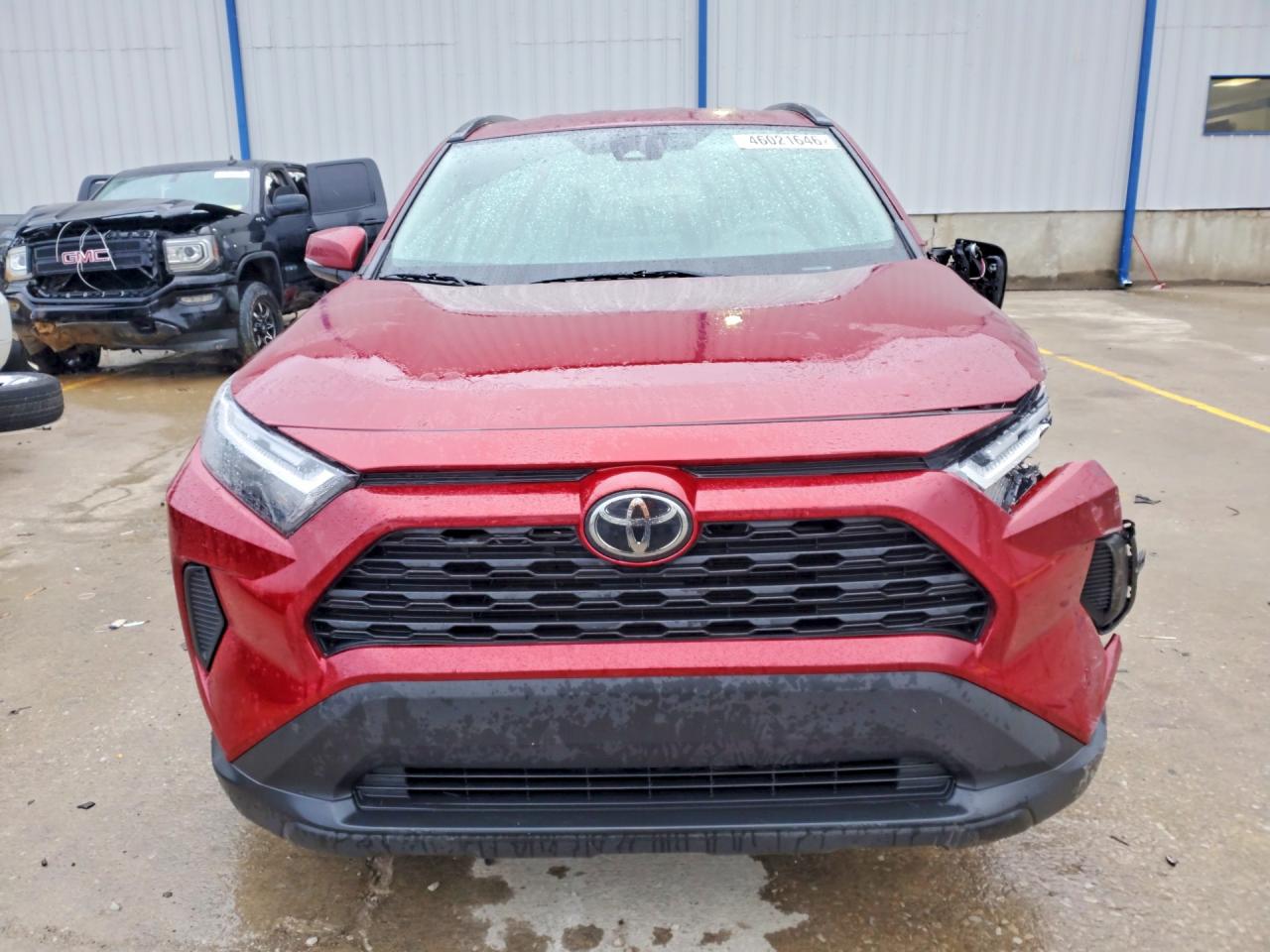 2022 TOYOTA RAV4 XLE photo 5