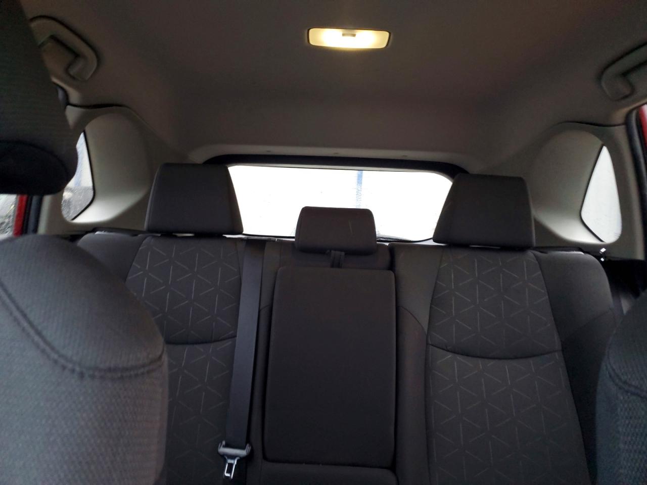 2022 TOYOTA RAV4 XLE photo 10