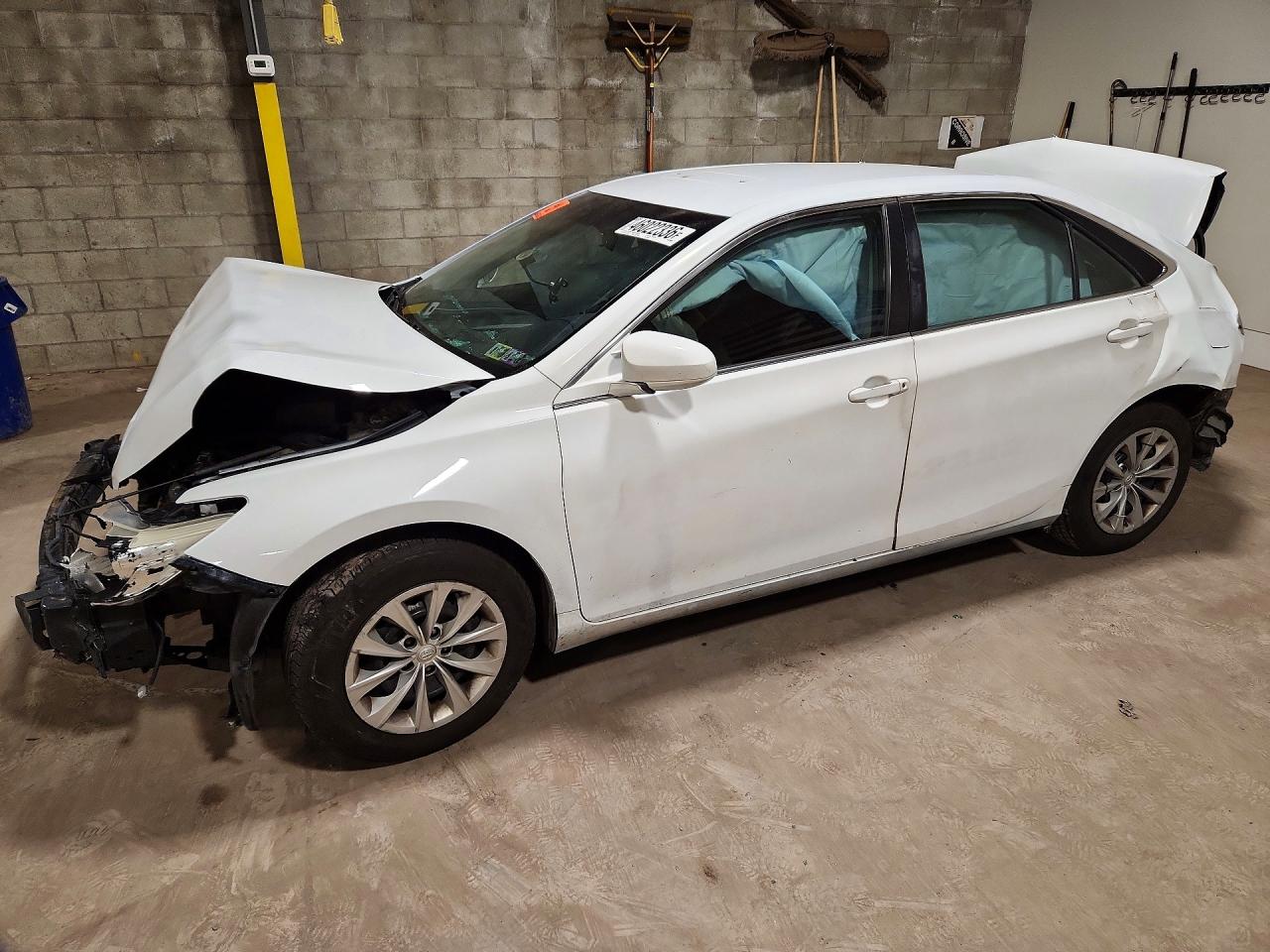 2016 TOYOTA CAMRY