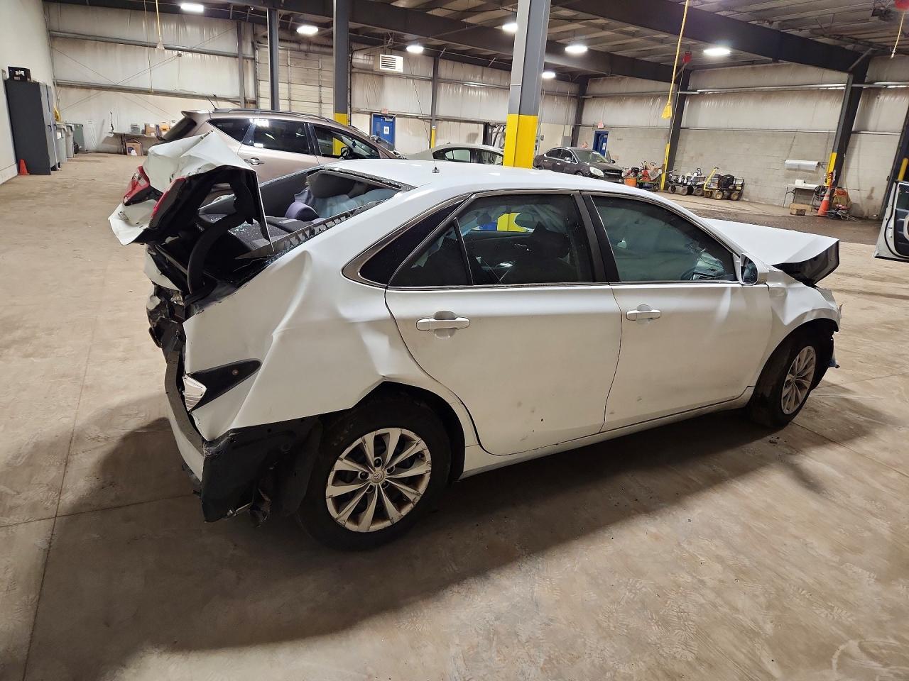 2016 TOYOTA CAMRY LE photo 5