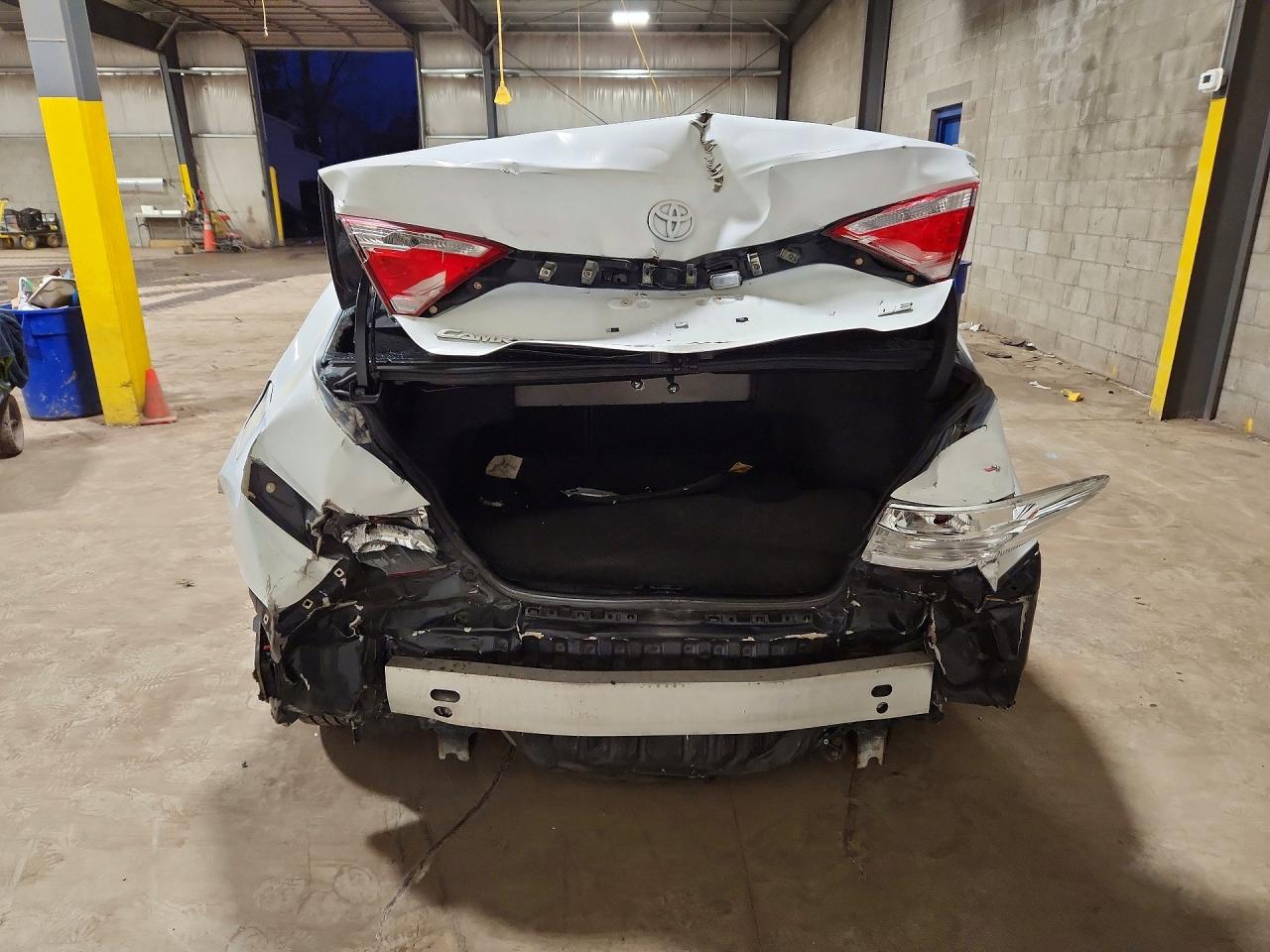 2016 TOYOTA CAMRY LE photo 11