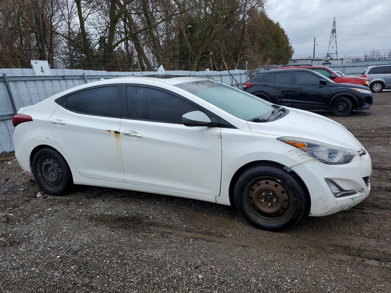 2014 HYUNDAI ELANTRA SE photo 4