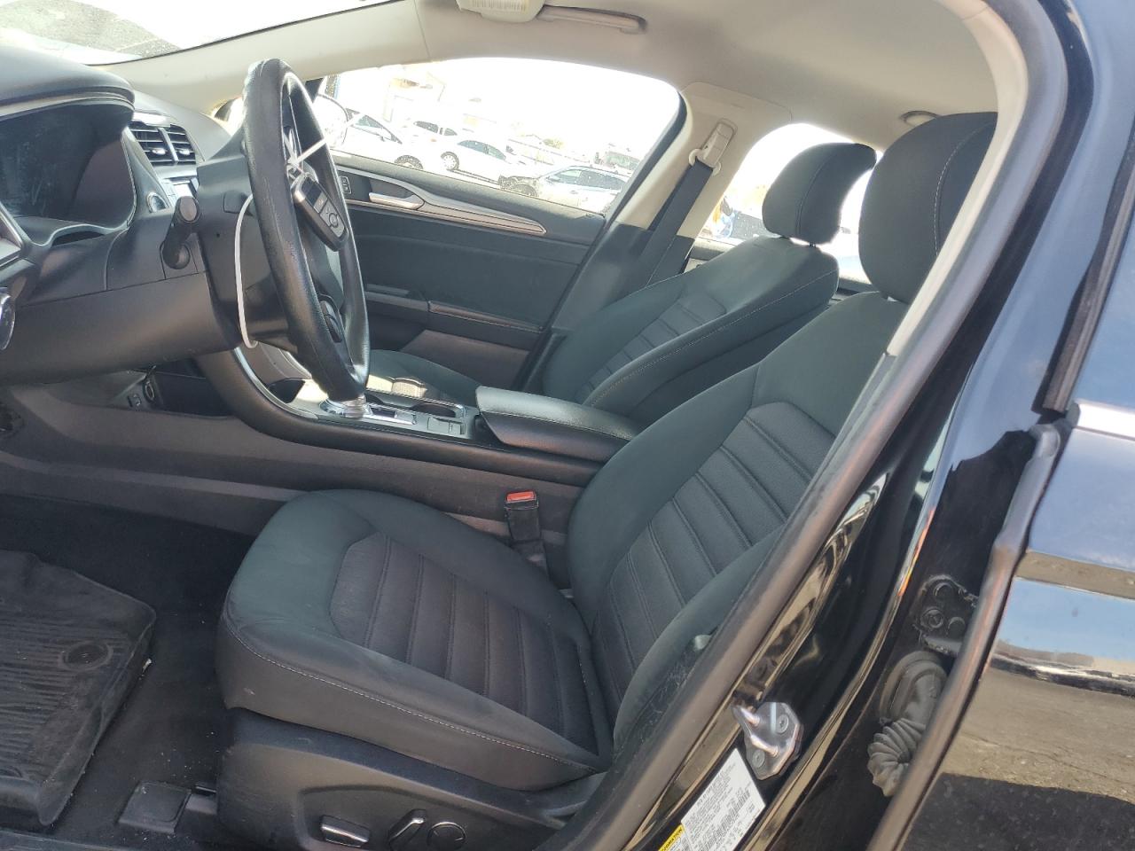 2018 FORD FUSION SE photo 19