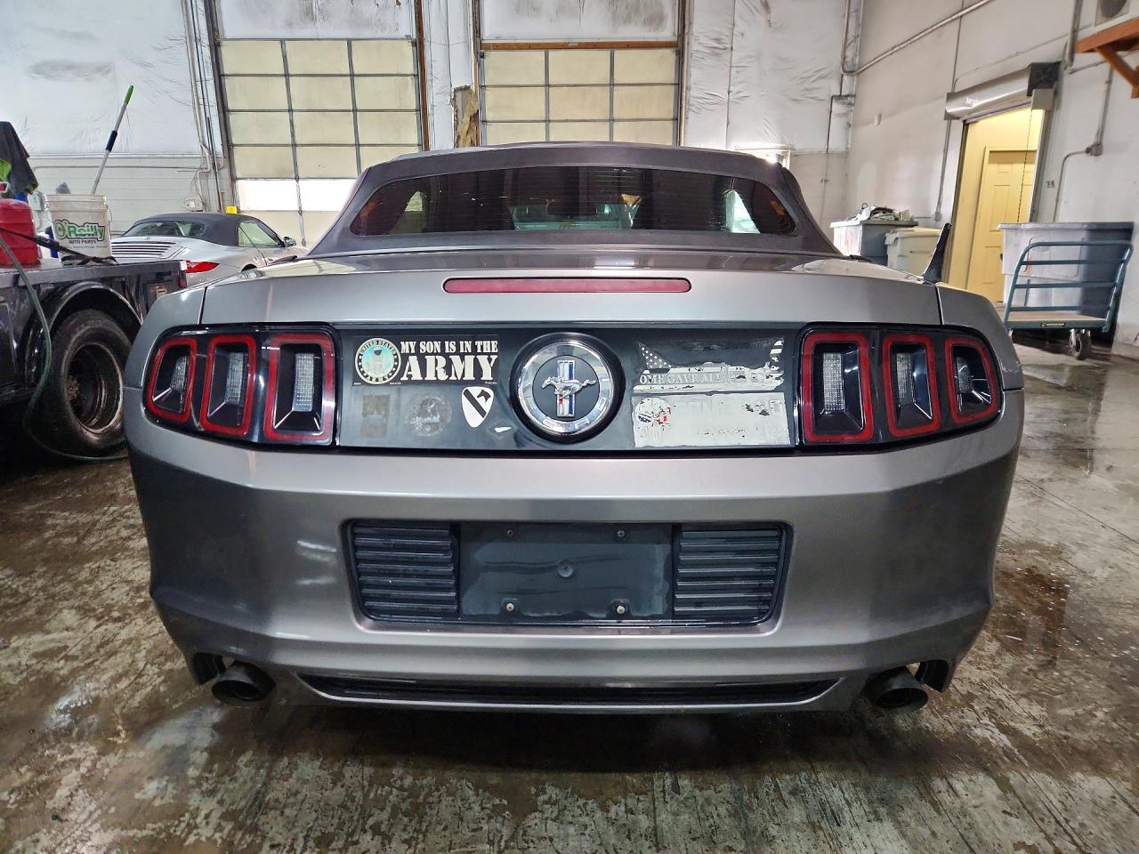 2014 FORD MUSTANG photo 11