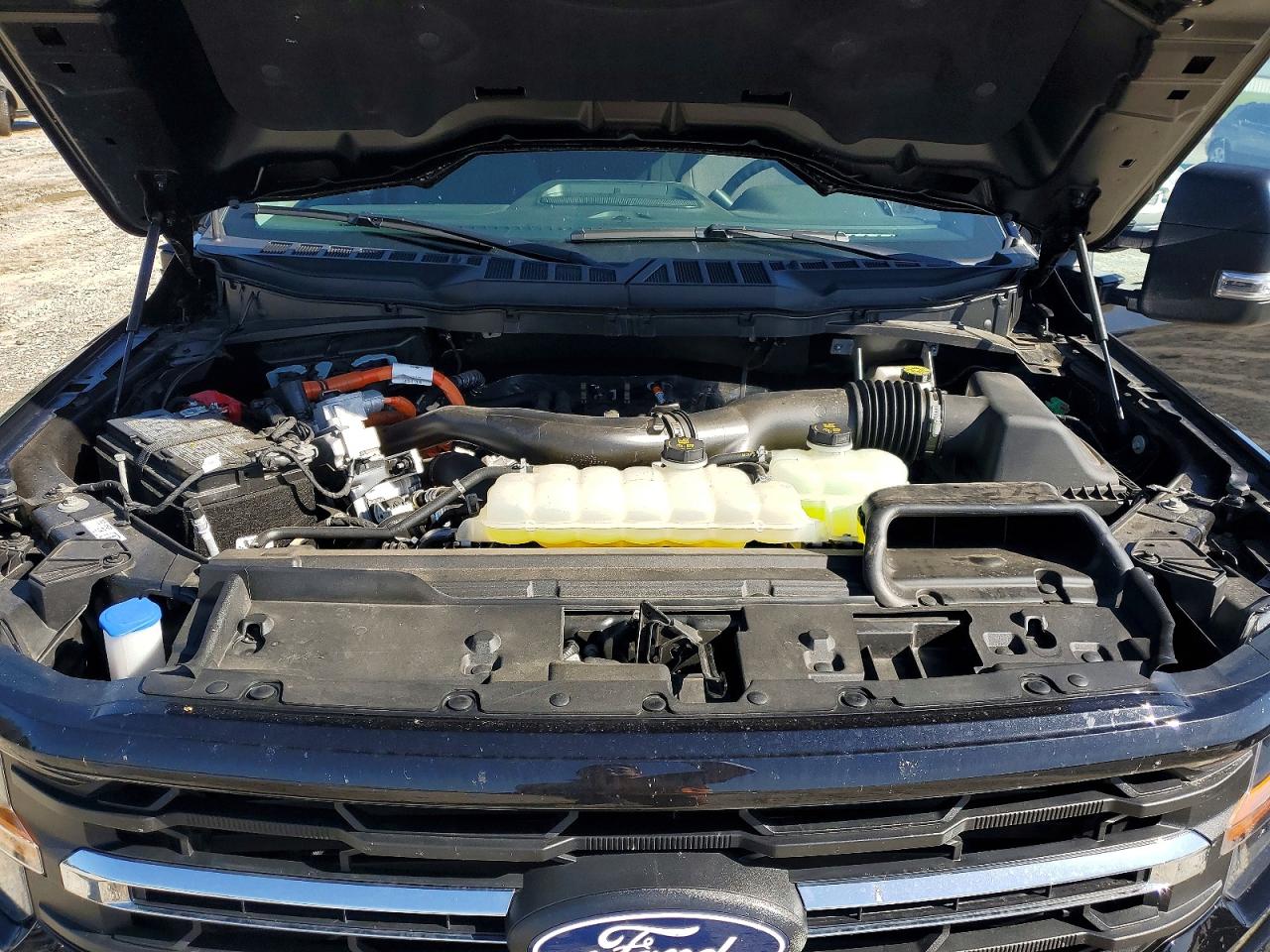 2025 FORD F150 XLT photo 21