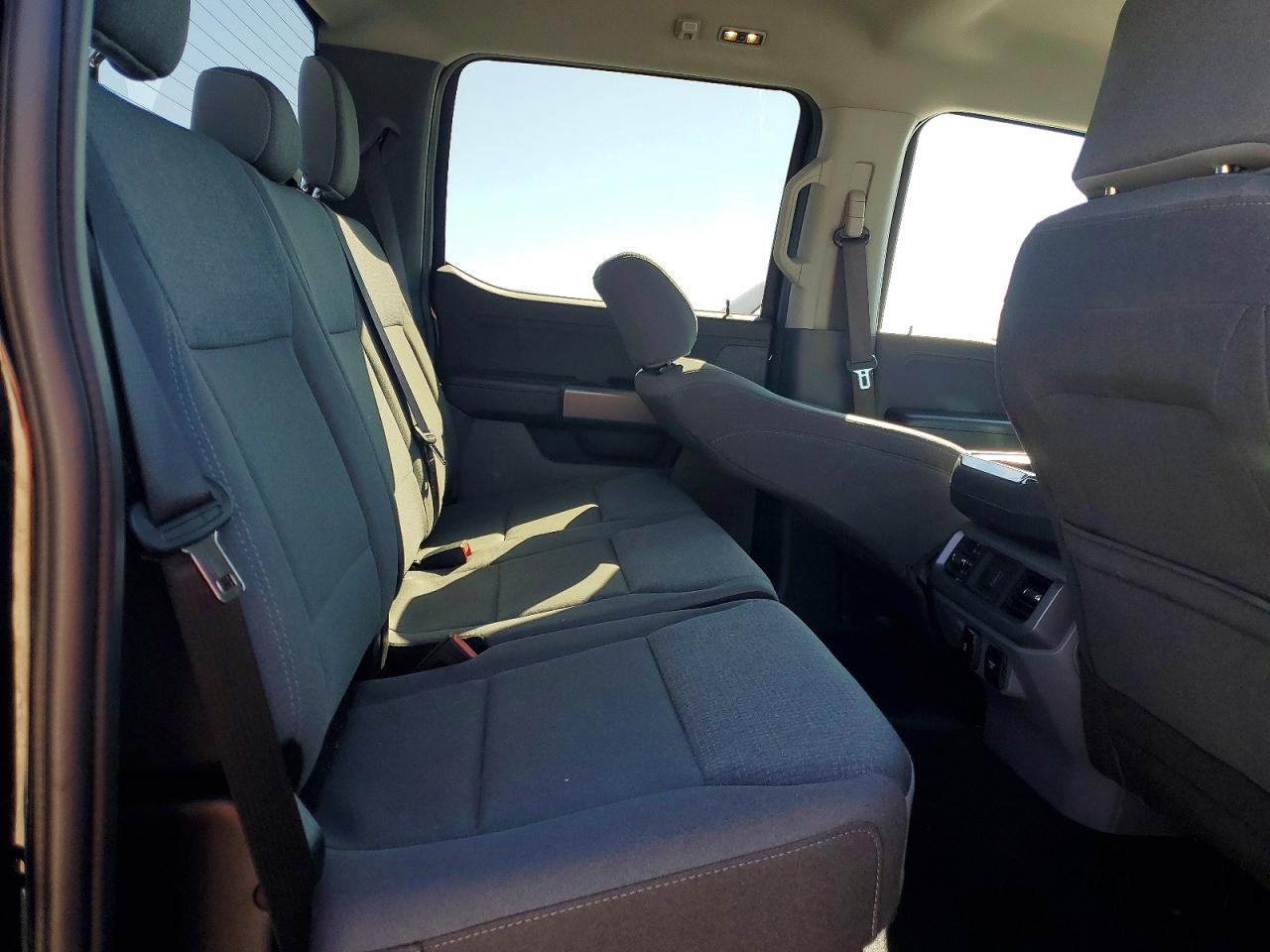 2025 FORD F150 XLT photo 19