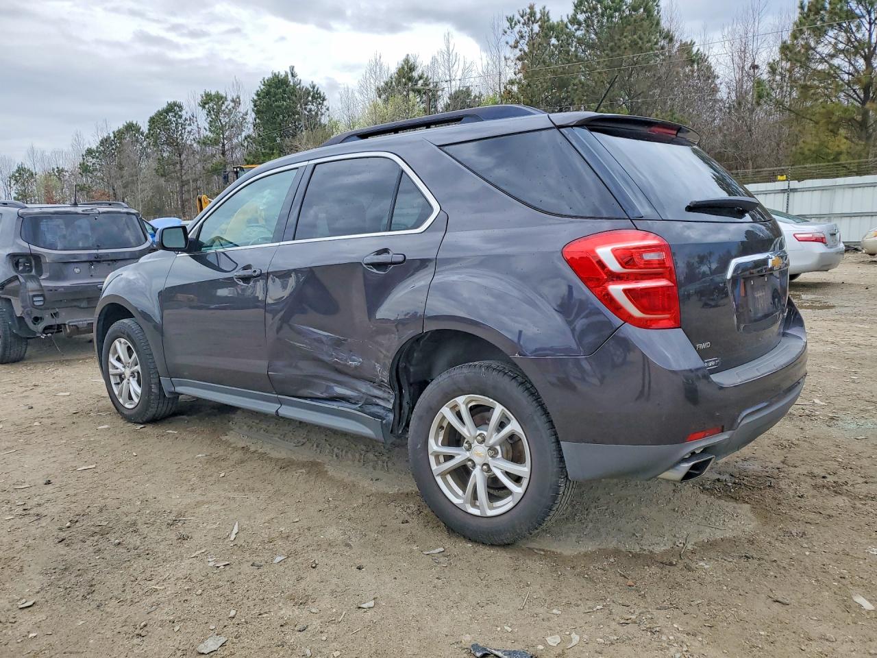 2016 CHEVROLET EQUINOX LT photo 2