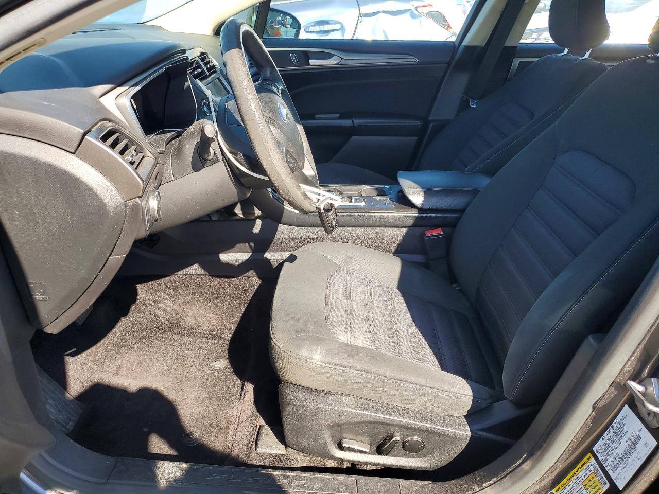 2017 FORD FUSION SE photo 13
